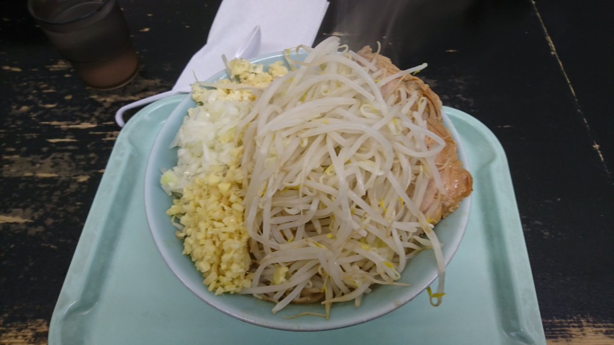 いち 今年初二郎系を食べてきた 福島市上名倉にある らーめん蓮 店主は歌舞伎町二郎 店で修行してたらしいので味も保証出来る コールは野菜 玉葱 生姜 にんにく 二郎にしては麺が硬めだけど スープに合っておいしい お腹一杯で1日幸せだよ 蓮 いち 今年初二郎系を食べてきた 福島市上名倉にある らーめん蓮 店主は歌舞伎町二郎 店で修行してたらしいので味も保証出来る コールは野菜 玉葱 生姜 にんにく 二郎にしては麺が硬めだけど スープに合っておいしい お腹一杯で1日幸せだよ 蓮