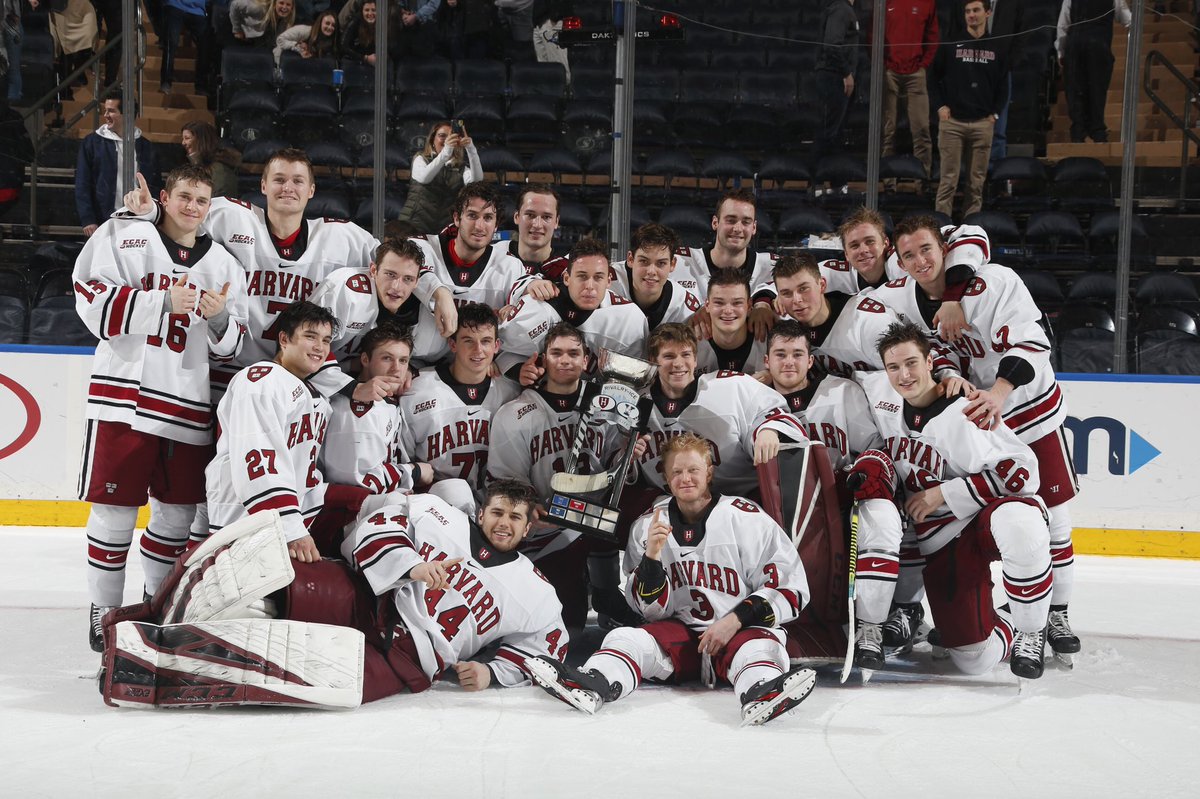 TheGarden's tweet photo. The 2020 #RivalryOnIce Champions, @HarvardMHockey🏆 (📸: Rebecca Taylor & Jared Silber/MSG Photos) https://t.co/ugHsfxJTRb