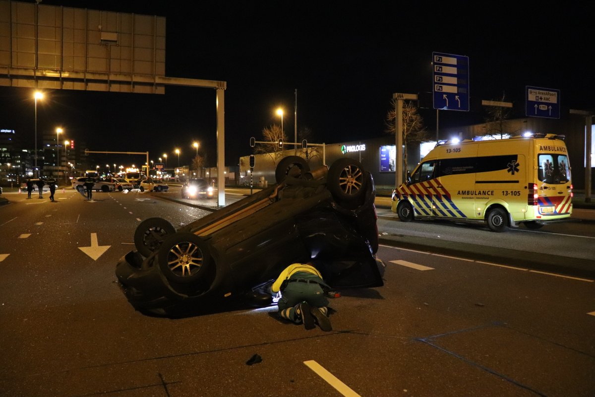 Melding verkeersongeval Holterbergweg Amsterdam