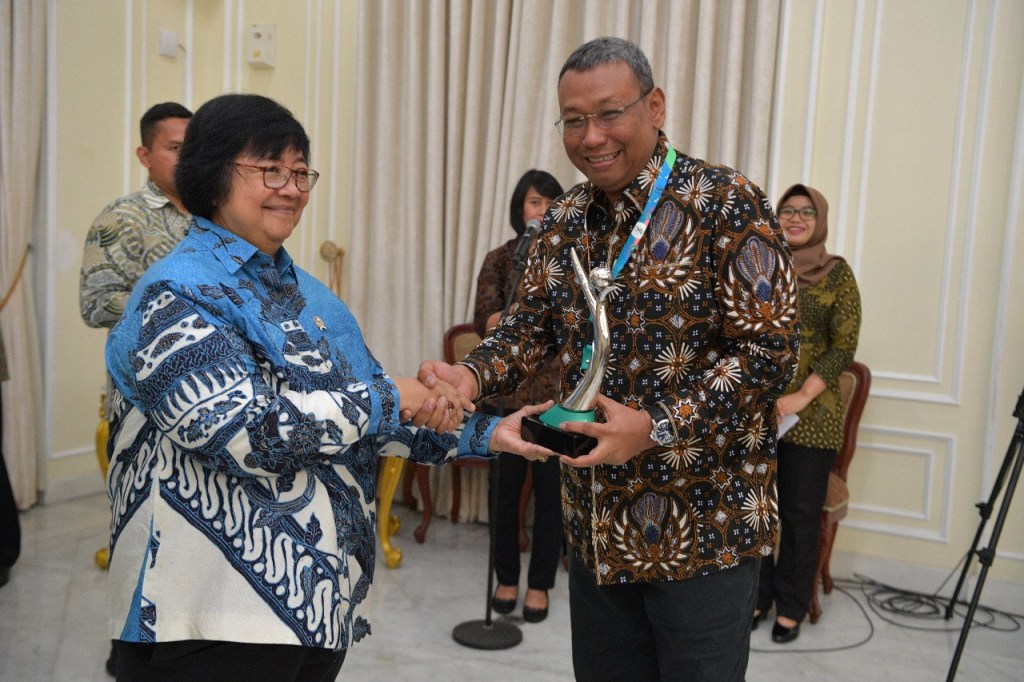 Polytama Kembali Raih Proper Hijau Berkat Manajemen Lingkungan kabarcirebon.co.id/2020/01/polyta…