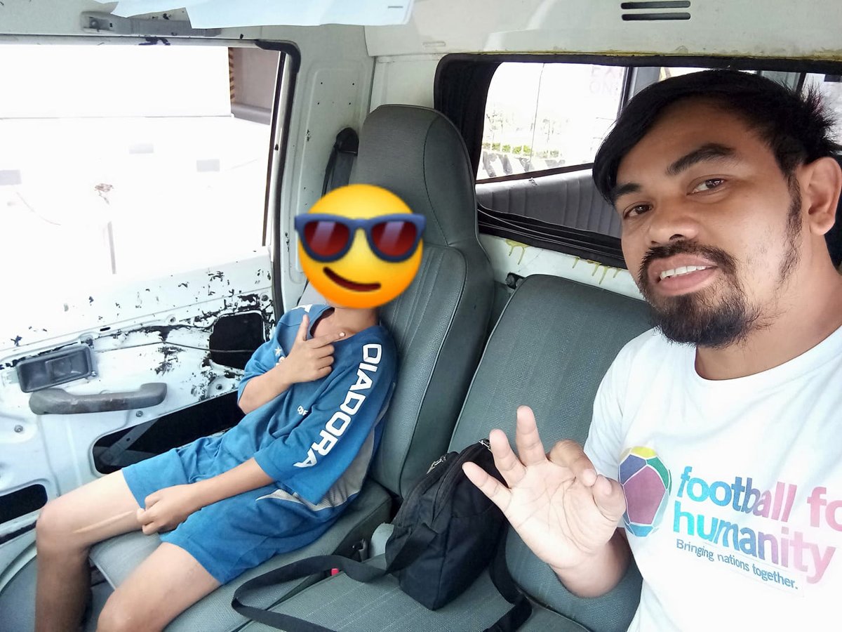 TheOfficialFFH's tweet photo. Yesterday, the road to #freedom began! #FootballforHumanity regional coordinator and street educator Bombet Rosales Aven of CSWD Butuan rescued a #child from the #street to join the #HopeSquad family! #PlayforGoals #PlayWithPurpose #NeverGiveUp https://t.co/GjzMUQ1bM7