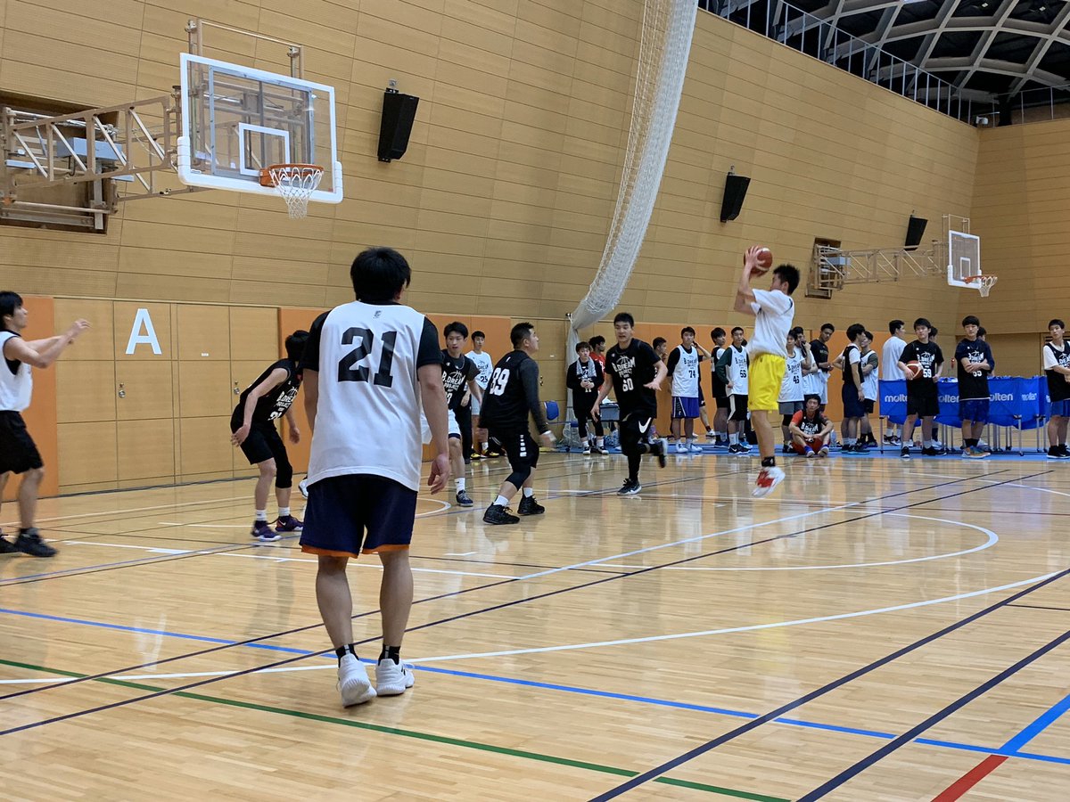 realRYOTA0422's tweet photo. 天皇杯決勝❗️
やけど、たくさんの人が応援してくれてるし、僕は僕で自分に出来ることを😉

B.DREAMというプロトライアウトat文京区総合体育館🏀

去年に引き続きユース生も頑張ってますが、選手やコーチなどしっかり情報収集とお勉強です(^^) #BDREAM #Bユース https://t.co/PYVsxMPQdW