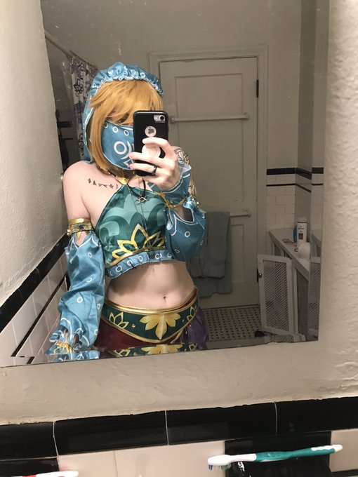 If anyone wants a five min video of Link fucking his pink soft cunt and whimpering around toys it&rsquo;s yours<a href="/tag/femboy"class="tags"><span>#femboy</span></a>