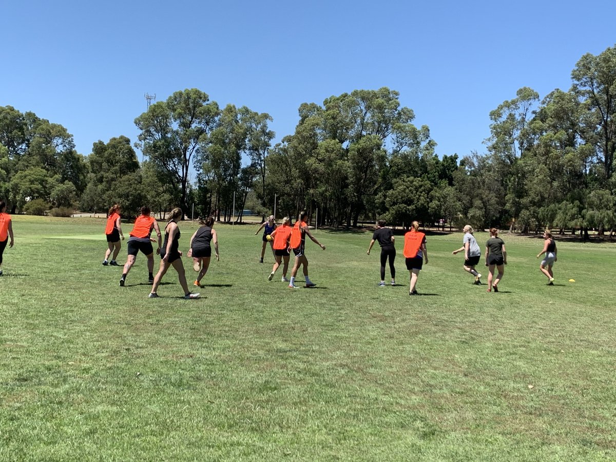 eastperthwfc's tweet photo. Awesome first session of 2020 for the Royals! https://t.co/1ctBZfj8Iz