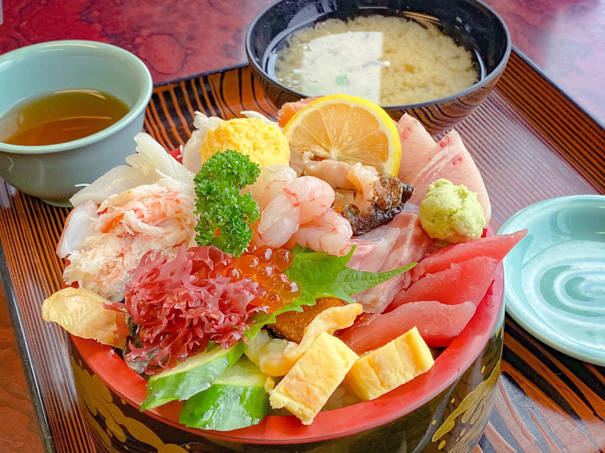 【これで2000円とかありえない】佐渡島の民宿の定食のクオリティが高過ぎる