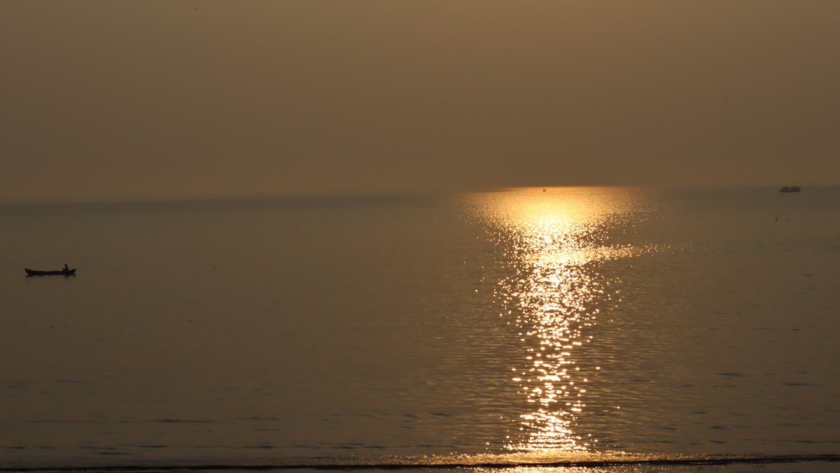 HappyWithArt's tweet photo. Before #sunset and after #sunset https://t.co/qMpdIduf9W