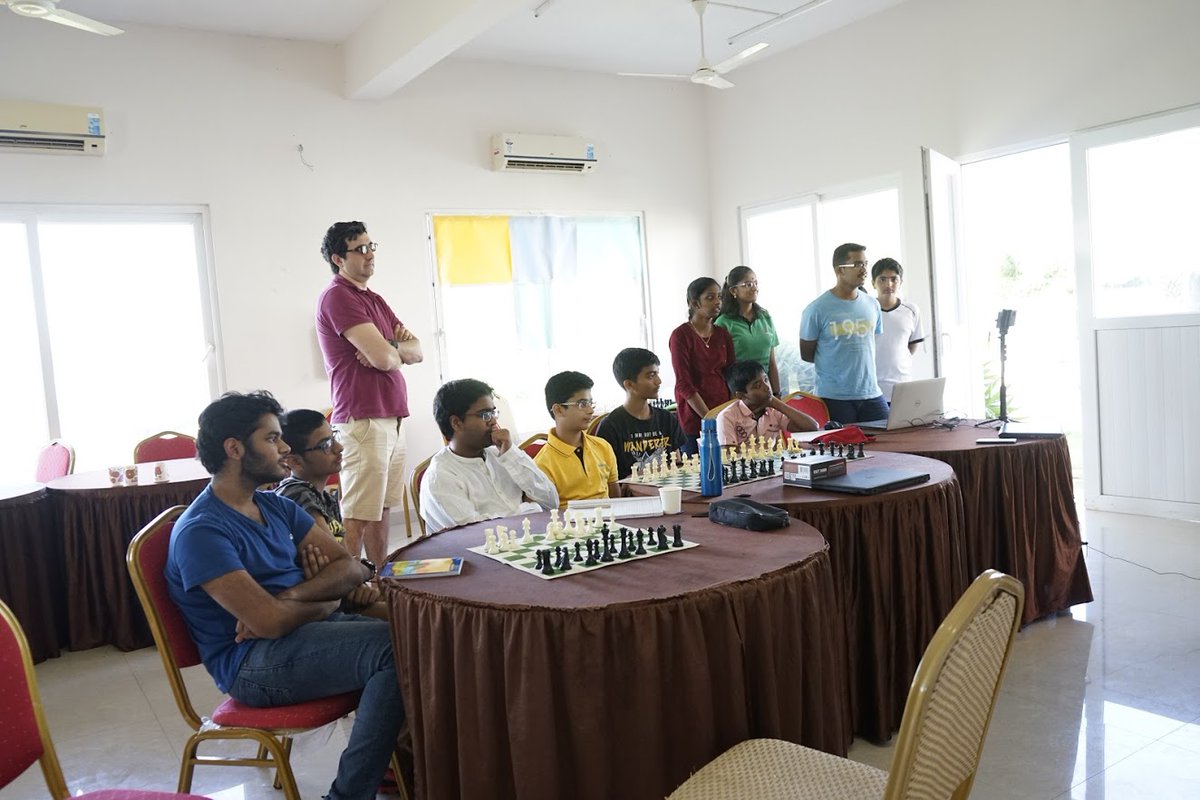 ChessbaseIndia's tweet photo. Kramnik completed his training session a few minutes before Gelfand and joined in as a student! :)

Photo: Amruta Mokal

Read more: https://t.co/r1WVl9cpns

#chess #chessbaseindia #kramnik #gelfand #microsense https://t.co/d5HbSPrhcp
