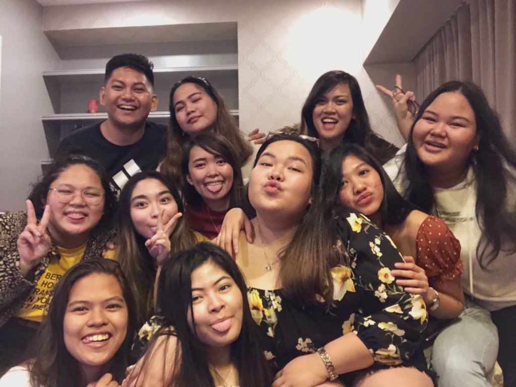 JBPhilippines's tweet photo. Meet the people behind JBPH team! We had our meeting and planned a lot of exciting things for y’all, Filipino Beliebers!

SEE YOU IN MARCH? 😉✨

#JBPH https://t.co/lFNqlCu6ij