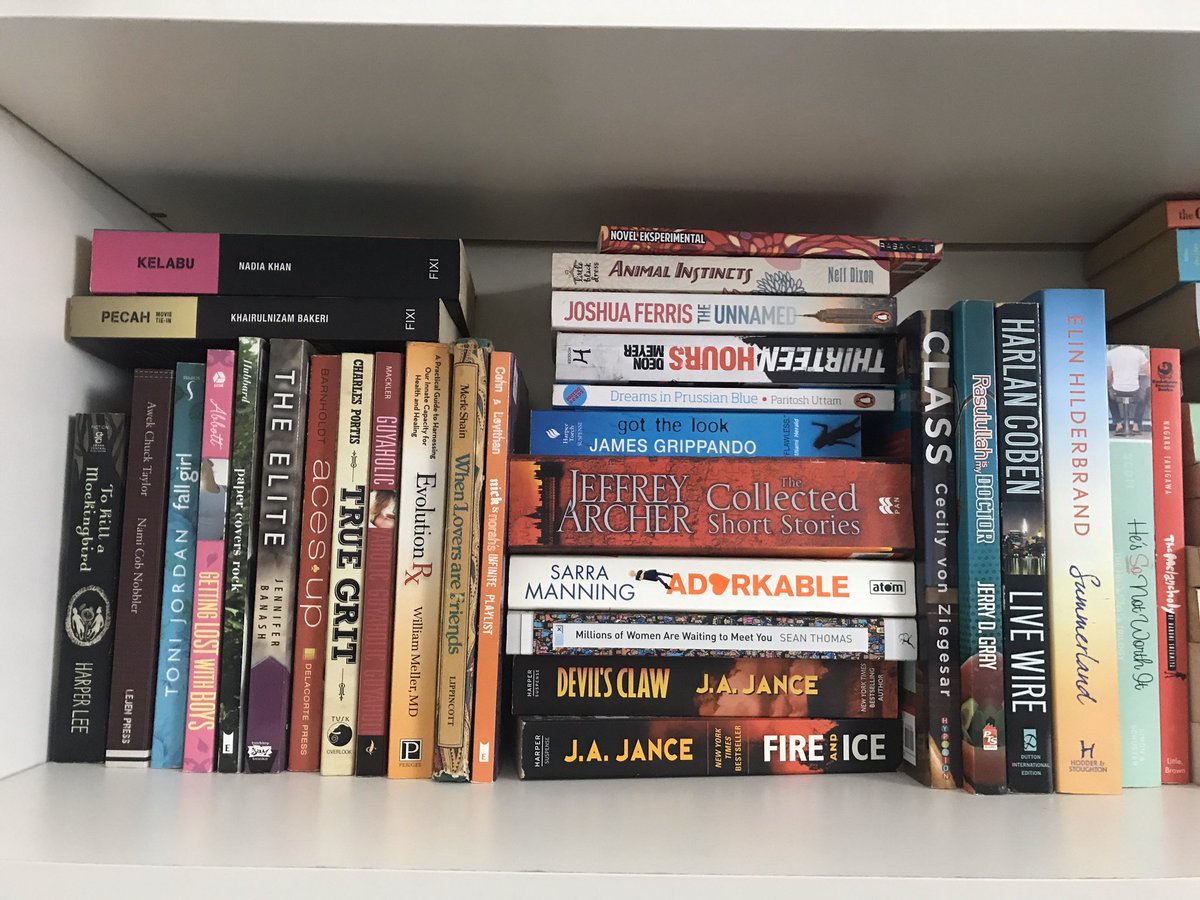 ninishhhx's tweet photo. Hi, I’m looking for new owners for my books. They’re all priced at RM5/pc. Price is negotiable if you purchase 2 books or more. Can dm or reply kalau nak tgk synopsis. Pleasee help me find new homes for them bcs I really need to make more space in my room. Tolong rt pun okayy https://t.co/ivXSw21HeF