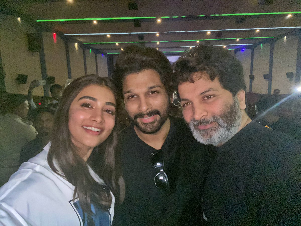 Pooja Hegde on X: "The Blockbuster Trio 😃😃😃 We enjoyed watching the film  with the audience...Thank you for all the positive reviews and love pouring  in for #alavaikunthapurramuloo...Blessed ☺ @alluarjunonline #Trivikram  #happyus