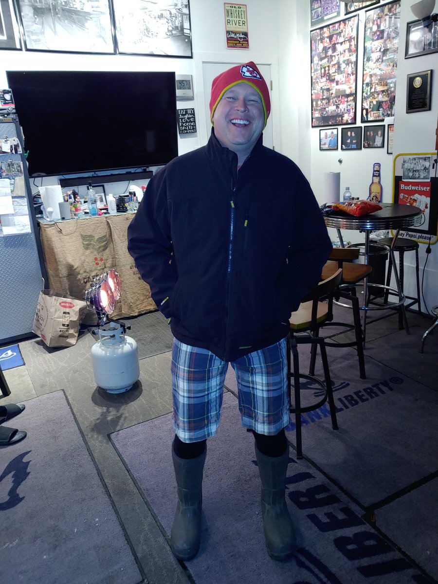 Gate5N's tweet image. Shorts are on