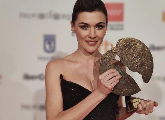 escinespanol's tweet photo. Marta Nieto, mejor actriz femenina por 'Madre' (Sorogoyen, 2019) en los #PremiosForqué 🏆 ¡Enhorabuena Marta! 😘♥ https://t.co/FBaGBcA7c2