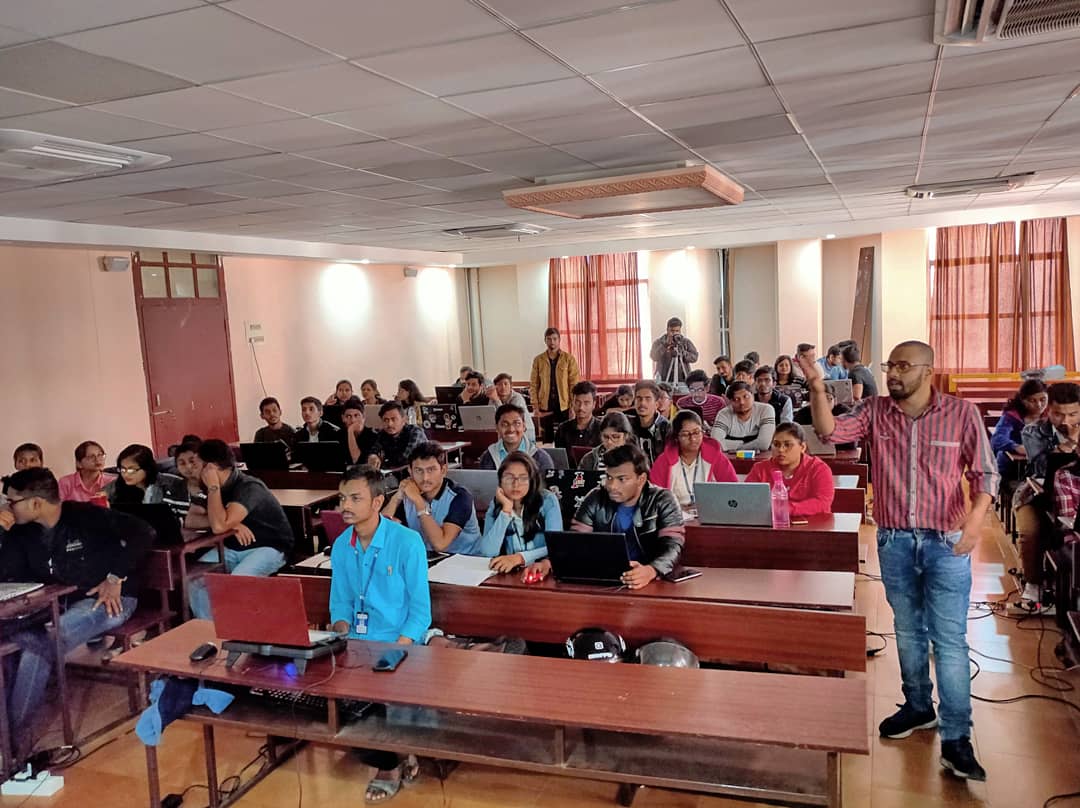 emishacommunity's tweet photo. The worthy efforts of these #hackers make this session one which has geared them all up for the next one. 
Wrapping up PART - 2 of #frontenddevelopment workshop. 
These two days have been hectic but these #hackers took this to a new level.
#UtkalHacks #hackweeks #html #css #react https://t.co/Lgk4EGRvSY