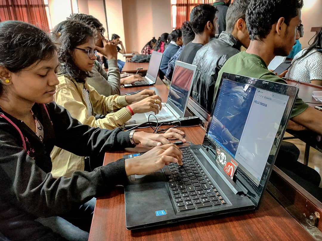 emishacommunity's tweet photo. The worthy efforts of these #hackers make this session one which has geared them all up for the next one. 
Wrapping up PART - 2 of #frontenddevelopment workshop. 
These two days have been hectic but these #hackers took this to a new level.
#UtkalHacks #hackweeks #html #css #react https://t.co/Lgk4EGRvSY