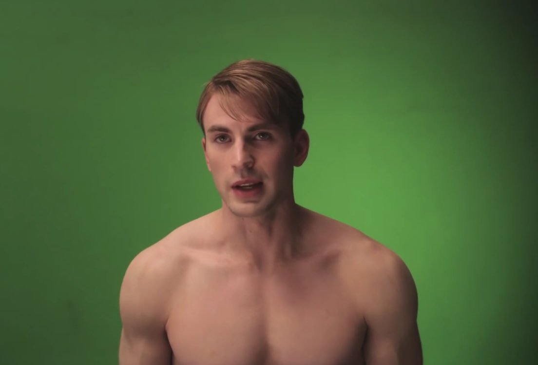 Chris Evans Forum - FANSITE 🎬🧢 on X: I love these pre-CGI shrinking  photos of Chris playing pre-serum Steve. You can see everything endearing  about little Steve in his face - just