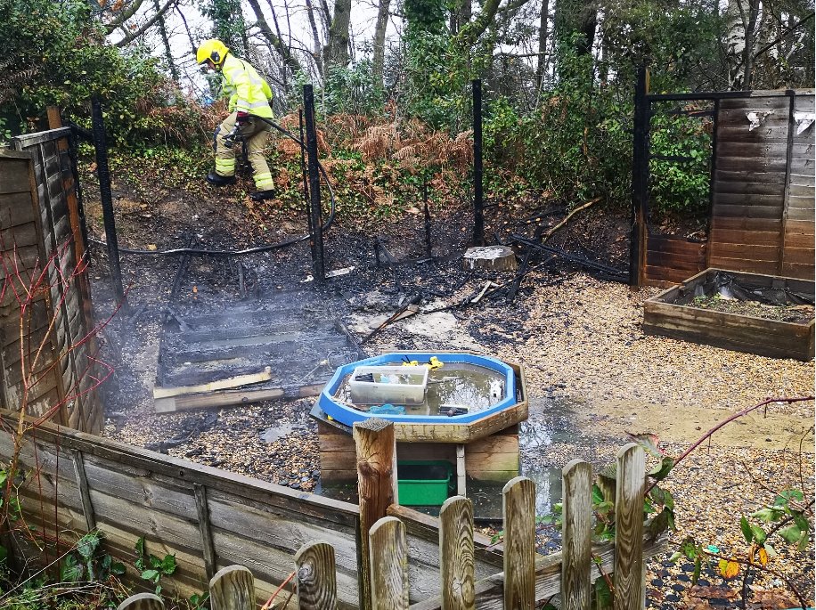 We are appealing for witnesses after a fire at Woodlea Primary School in Bordon damaged a wooden playhouse yesterday (Jan 11) between 11.30am and 11.55am.

Did you see anything suspicious on Atholl Road? Please call 101, quoting 44200013004.

More: mymsg.eu/7f8c