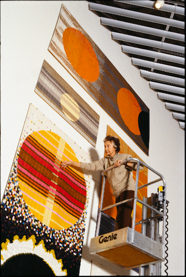 alicerawsthorn's tweet photo. Lucienne Day | 7. In the mid-1970s, Lucienne Day experimented with a new craft by sewing tiny pieces of coloured silk to create big blocks of richly textured colours in what she called “silk mosaics” like this one in the John Lewis store in Kingston.
https://t.co/HbJlEdWfc5 https://t.co/vN5ULZdauf