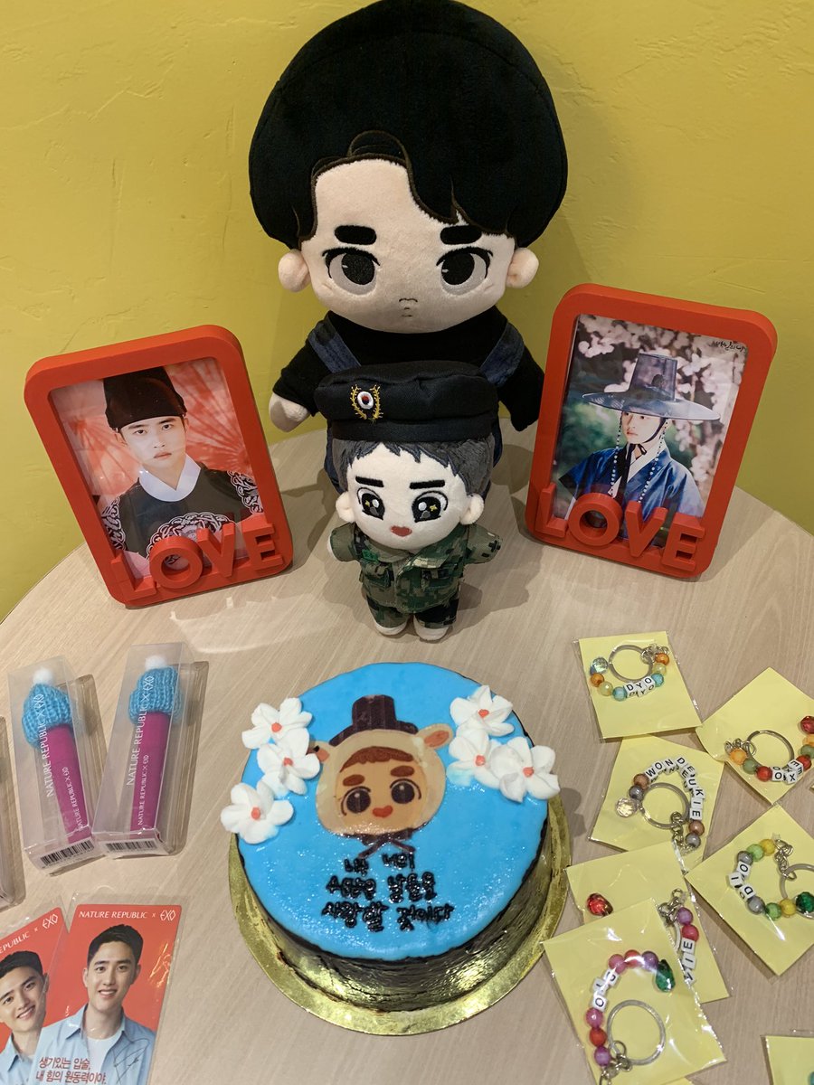 *•.¸♡ 𝐃-𝟑𝟕𝟗 ♡¸.•*Happy Birthday, love!! This day was so tiring but fulfilling bc I got to celebrate your day  #도경수  #디오  @weareoneEXO