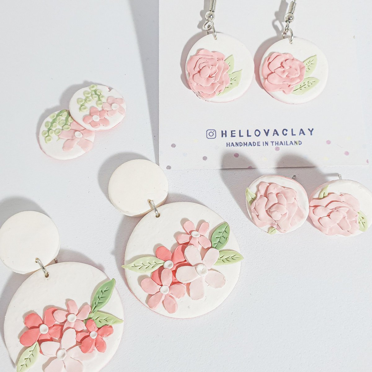 HelloVaclay's tweet photo. ต่างหูแฮนด์เมด เริ่มต้น 69฿ - 249฿
รับทำ���ซ็ทของขวัญ (ต่างหู + ภาพวาด) 349฿
สั่ง/สอบถาม DM หรือแอดไลน์ https://t.co/zOTdzDAmVj
.
#hellovaclay #ของขวัญ #ต่างหูแฟชั่น #เครื่องประดับ #เสื้อผ้าเกาหลี #ปัจฉิม #รับปริญญา #พรีออเดอร์ #ThaiCrafter #ThaiArtist https://t.co/HSYN0fXiXV