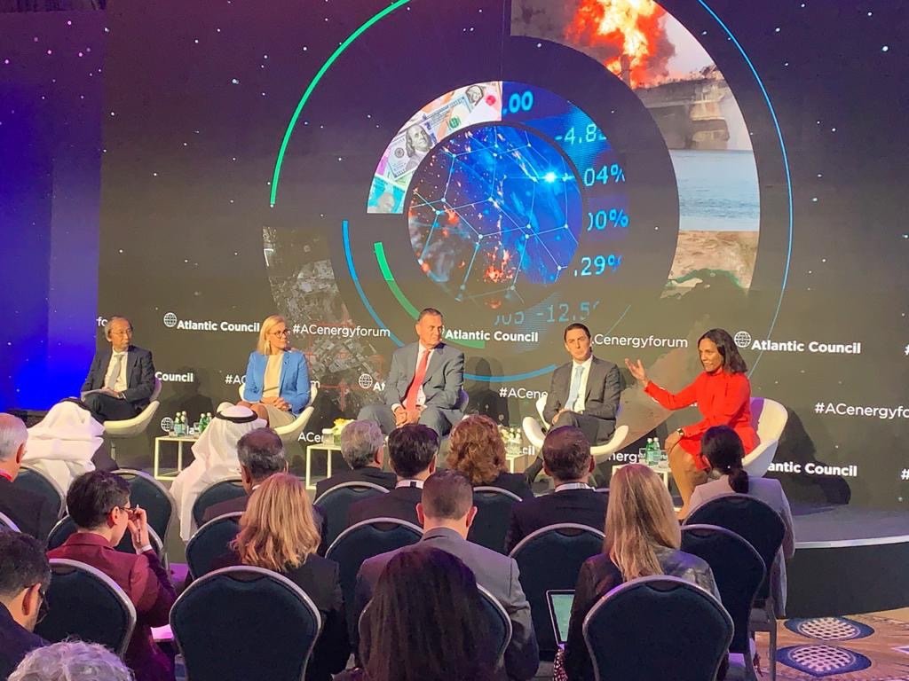 KadriSimson's tweet photo. #EUGreenDeal is not just an environmental strategy. It is the EU strategy for greater energy security through more #Renewables and efficiency. EU Energy and climate diplomacy can build bridges and promote a just global energy transition for all #AtlanticCouncil https://t.co/qcCpwn6gif