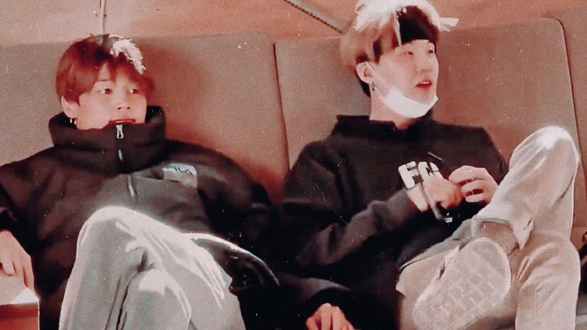 Day 11) Fucking shit it's literally 12 am idk why i did this 366 day shit this is just frustrating ugh anyways bye i love and miss yoonmin