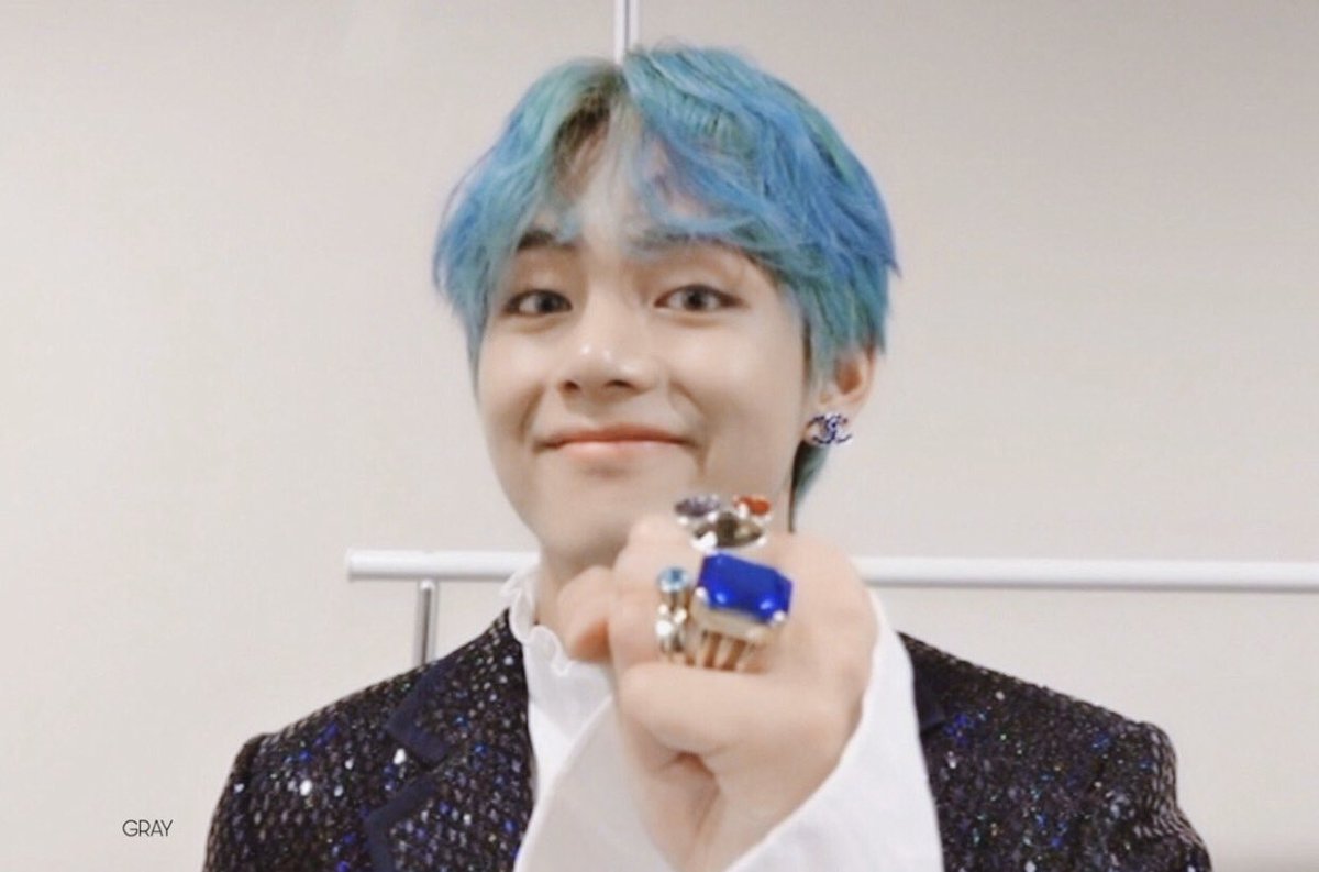 ꒰ day 11 of 365 ꒱hi pretty boy! saw your subway update on weverse & can i just say i’m so happy that you got to freely explore & enjoy yourself :( you deserve to be happy & you deserve to use your free time as you please. i love you so much taehyung ♡