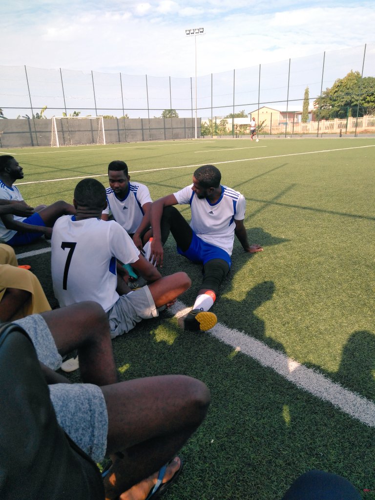 NICLASbeat's tweet photo. Futebol com os Bros https://t.co/bHgWocXFvL