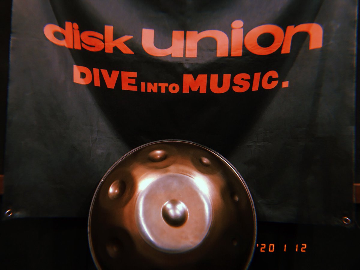 ShuHandpan's tweet photo. 本日、
disc unionが運営する
イベントスペース
新宿duesにて

the caves×SHU
ライブです

ご予約などお気軽に
ご連絡ください

楽しく
気持ち良く
演奏します

#handpan #ハンドパン #ライブ #演奏 #東京 #新宿 #dues #discunion #SHU #thecaves #zanm #くだらない一日 https://t.co/iYs7wYMG4D