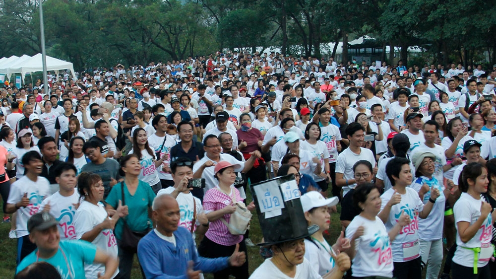 AJEnglish's tweet photo. Thousands turn out to 'Run Against Dictatorship' in Thailand https://t.co/LffsZEBq1X https://t.co/UVPk8QaBp8