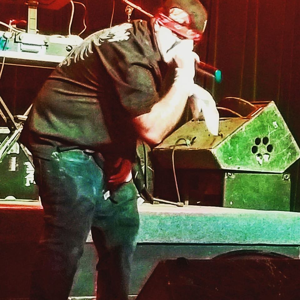KaosAnubis's tweet photo. Killin it w @iamtheroc & @majikninjaent last night in Detroit!! #Horrorcore #KaosAnubis https://t.co/EQL6NNl4JU