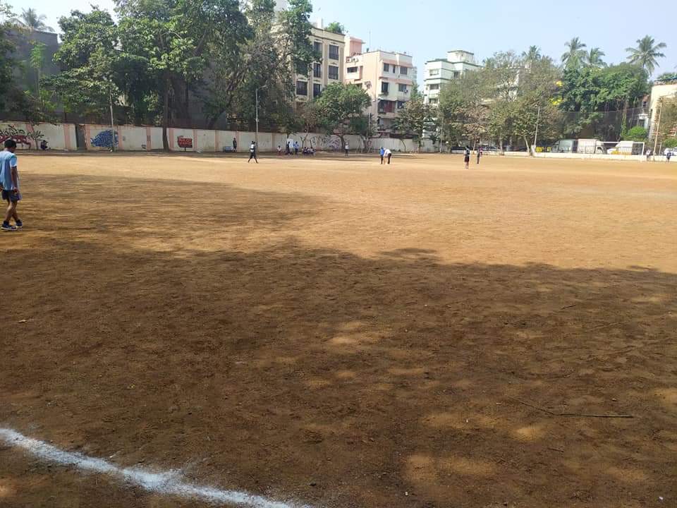 Gregory68029343's tweet photo. @Asif_Zakaria 
Hi sir, 
We are the boys of Bandra and this is the local ground supari talao Bandra west we spent our childhood by playing here but nowadays almost 6-8 months the ground is booked specially on Sundays and we don't get to play at all 
Sir it's a humble request https://t.co/FAZzfs3M3g