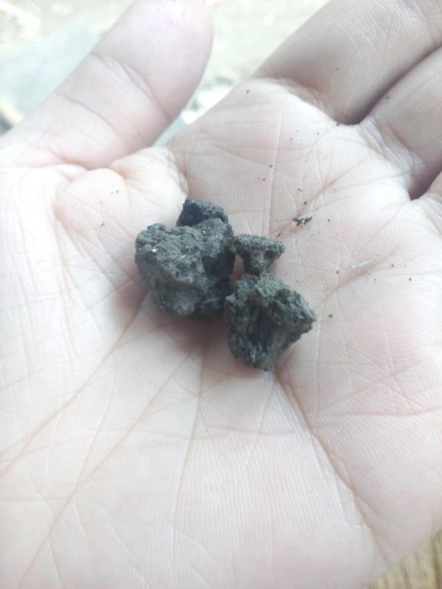 annywheree's tweet photo. Akala ko naulan, yun pala nabagsak yung mga ganitong bato.  #TaalVolcano #KeepSafe #Batangas 🙏 https://t.co/lh7tAghSqL