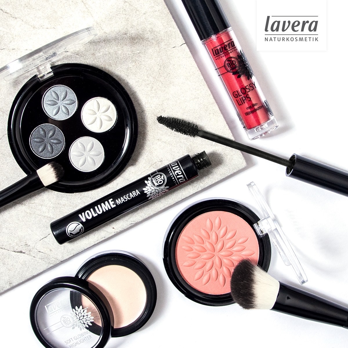 #SelfCare Sunday #Giveaway 💫 #WIN this gorgeous set of #lavera #natural and #organic makeup.

Follow &amp; RT <a href="/laverauk/">lavera Official UK</a> page and tag  #beanaturalbeautywithlavera 

Good luck 
#competition