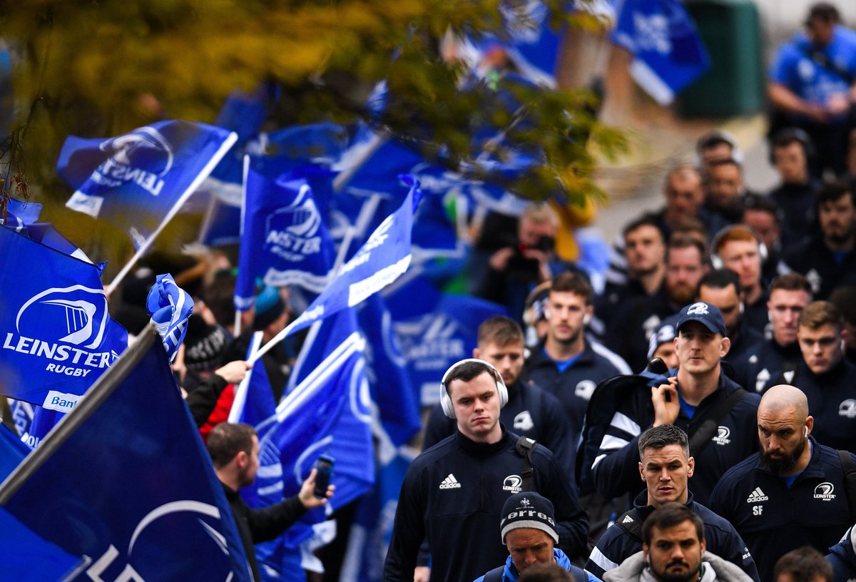 leinsterrugby's tweet photo. Welcome the team to the RDS Arena! 🏟🔵🙌

Join @OLSCRugby at #AutographAlley on the Anglesea Stand side of the stadium at 11.15am. ✊🔵🗣

#LEIvLOU #JoinTheRoar https://t.co/Y9vjL5AVxy