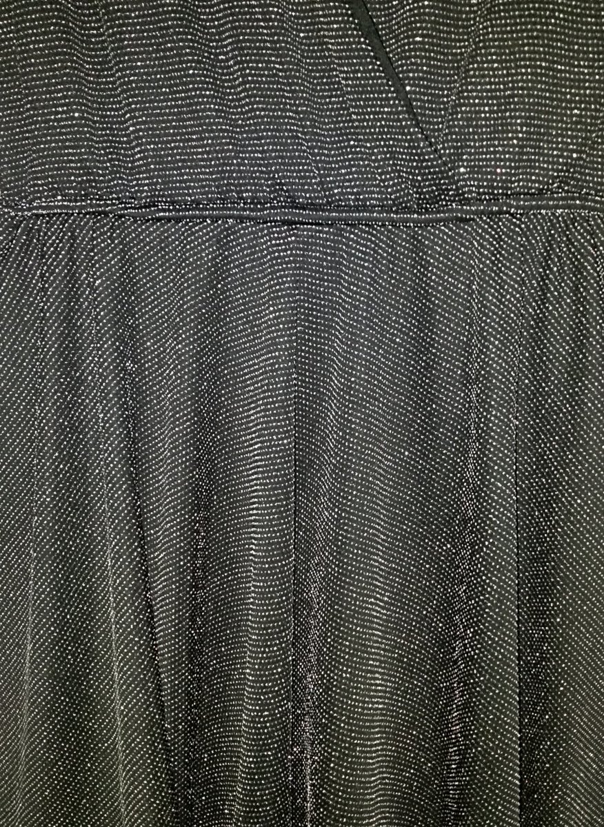 PaulethMndezQui's tweet photo. #Vestido #Glitter
#Negro #Plata escote cruzado, resorte en cintura #Unitalla #LaTendencia
$325 MXN + Envío
#Sweater #Fucsia #Manga #Abullonada #Aplicaciones #Flores ligero #Volante en cuello y puños #Unitalla
$285 MXN + Envío https://t.co/87FiyLTf5N