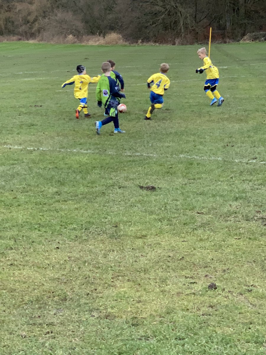 mossbankjfc's tweet photo. #MossBankJFC our U7s Greens in action yesterday on the @LeasingOptions Pavilion v @LadybridgeFC17 U7s in a great game ⚽️💚💙 well done to both teams ⚽️ #LoveFood #RenderRevival #HairByChantelle #oneminutesapplause #Grassroots https://t.co/s4lQpXiRDn