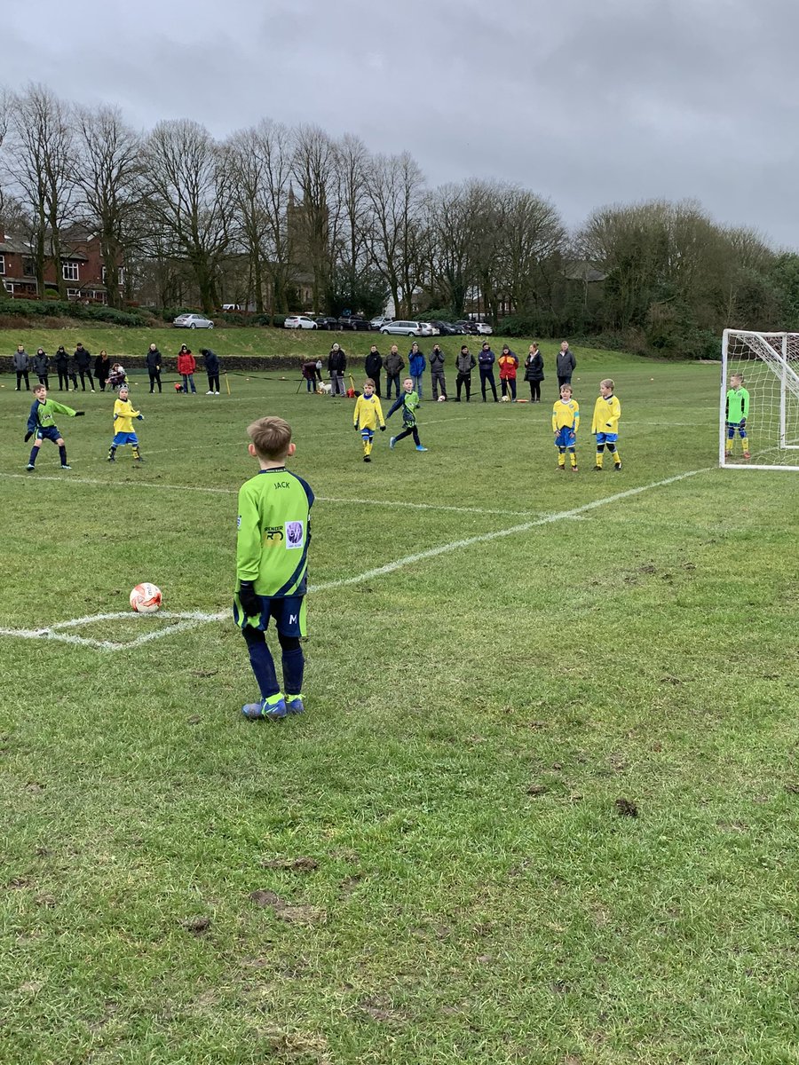 mossbankjfc's tweet photo. #MossBankJFC our U7s Greens in action yesterday on the @LeasingOptions Pavilion v @LadybridgeFC17 U7s in a great game ⚽️💚💙 well done to both teams ⚽️ #LoveFood #RenderRevival #HairByChantelle #oneminutesapplause #Grassroots https://t.co/s4lQpXiRDn