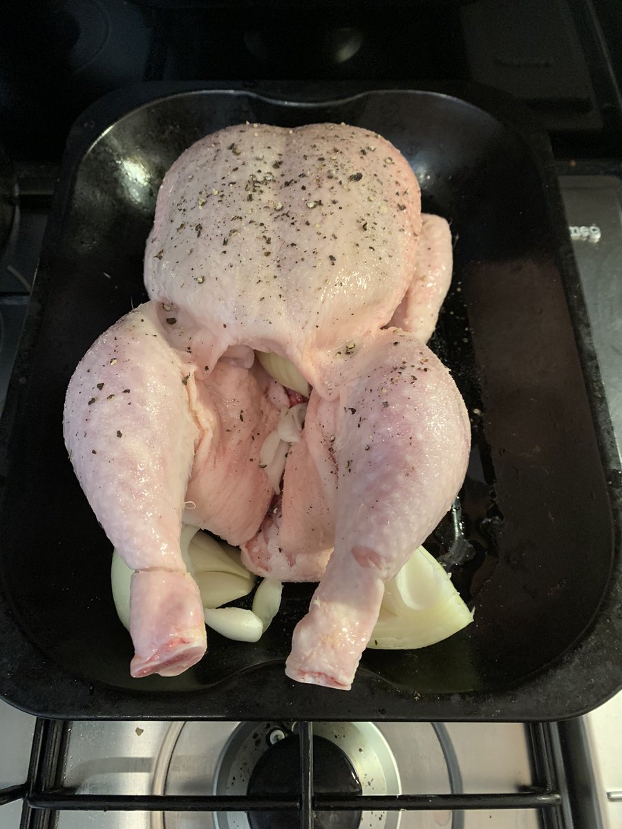 Northern_Face's tweet photo. Quiet Saturday evenings lead to productive Sunday mornings. #chickedinner #soupSunday #caulicheese https://t.co/DnFNXuoseU