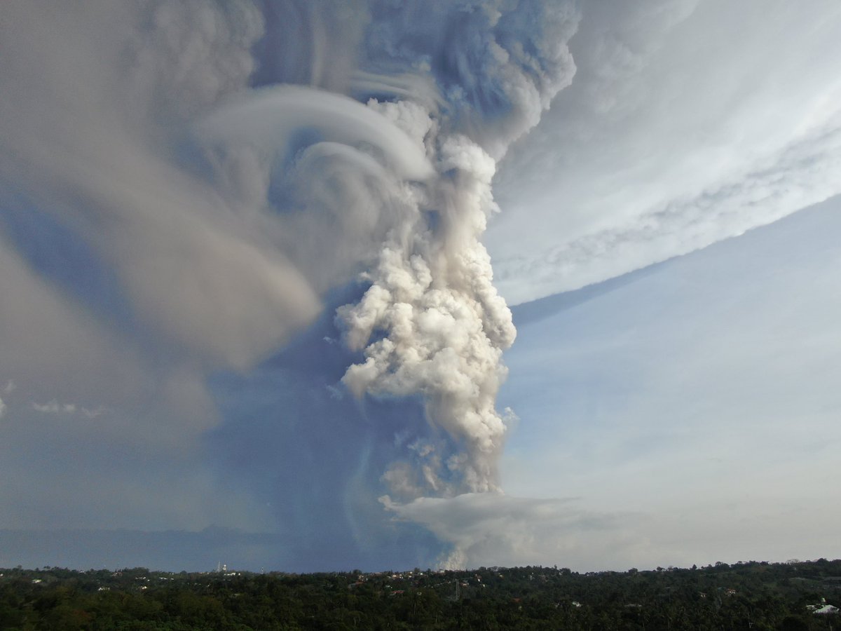 Taal Volcano.
430p Jan 12 2020
News outlets have my permission to use the photos with credits. https://t.co/DRIX7NwEkM