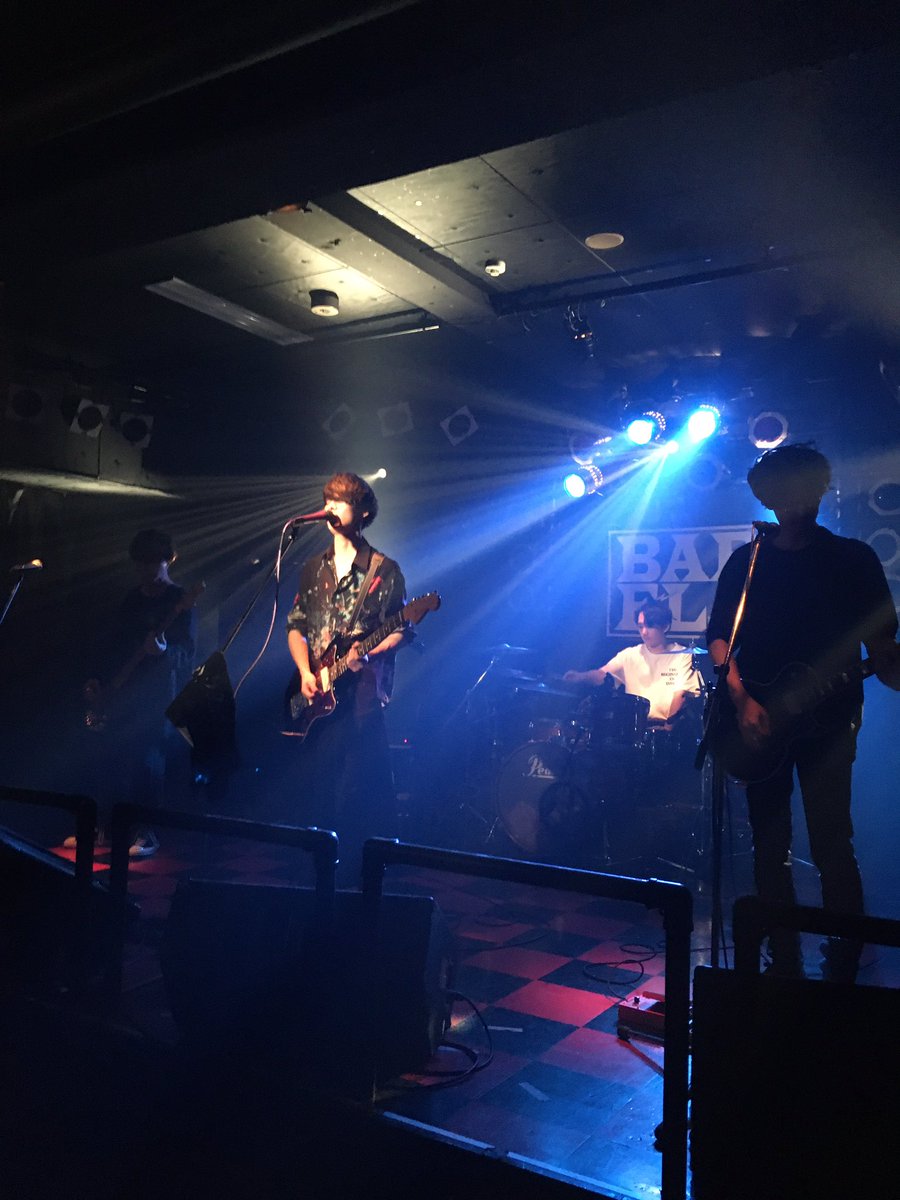 dora_hideaki's tweet photo. D-skunkyのライブ最高だった。メモリアは神曲。
結成から知っているので一部始終を追いかけさせてもらいました。
だからエモい。
今後メンバーそれぞれがそれぞれの続きをやるだろうけど、彼等から何かを受け取っていた俺も間違いなく彼らの続きをやるんだと思う。
お疲れ様でした。本当にありがとう。 https://t.co/izu3q2gbwn