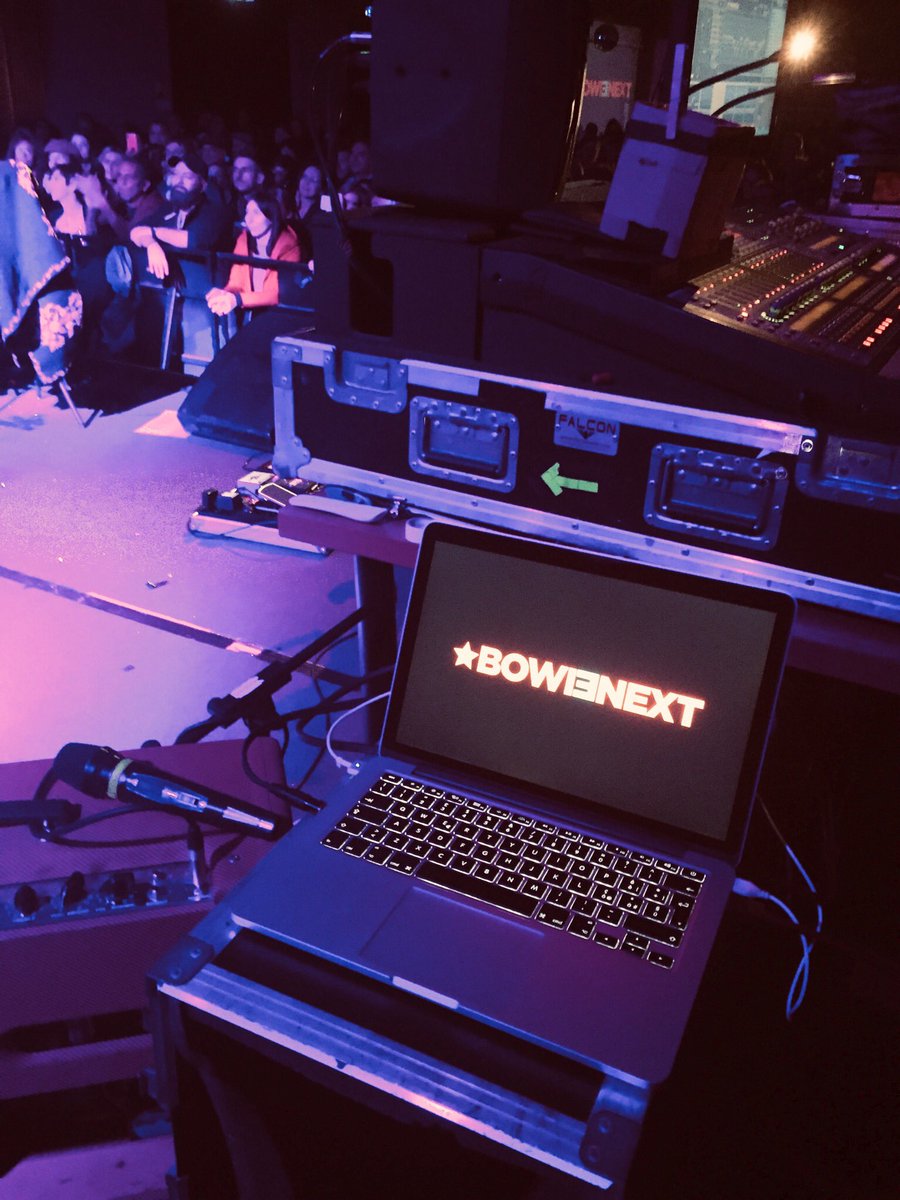 IdaStamile's tweet photo. We can be heroes just for One day... 👩‍🎤
#regiavideo #live #show #davidbowie #danagillespie #andybluvertigo #proiezione #video #movie #film #music #musica #videomaker #videomaking #work #lavoro #bowienext #ziggysturdust #heroes #roma #rome #largovenue https://t.co/tJfNdQtYSm