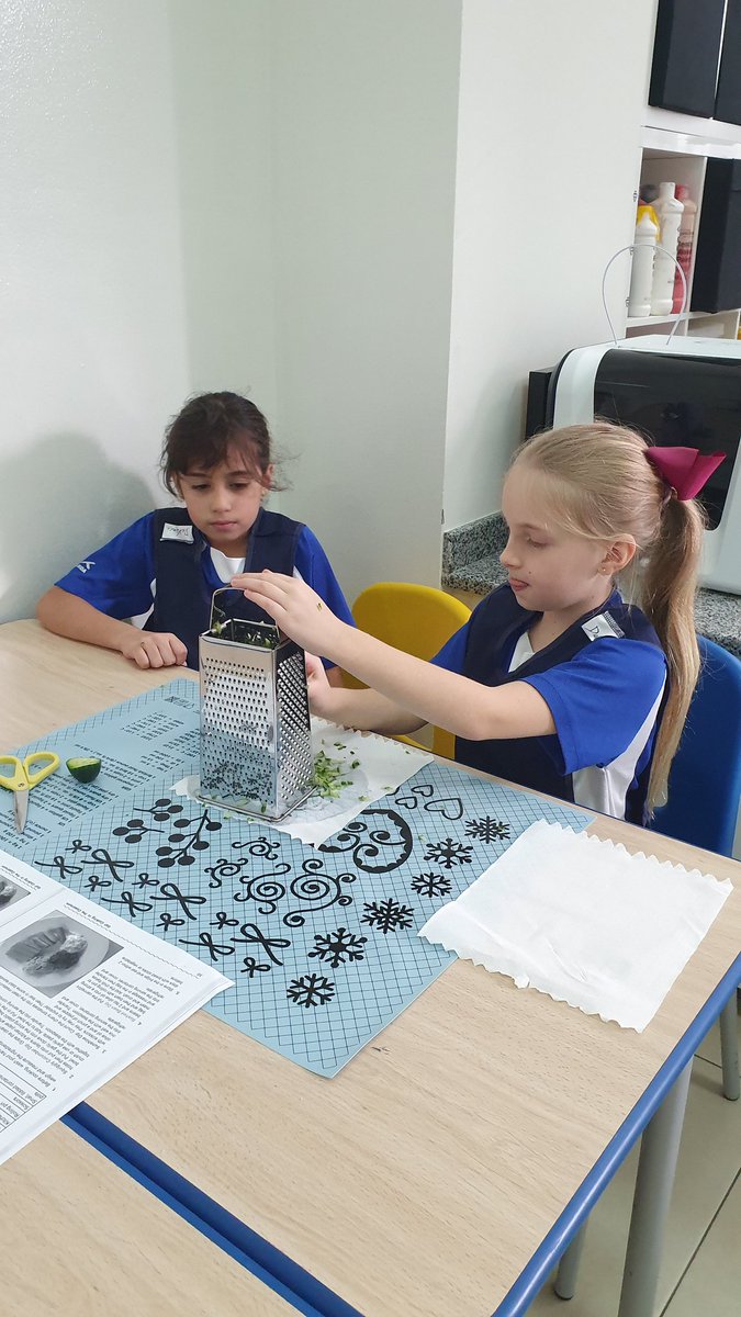 VHPS_STEAM's tweet photo. The cooking has started in @VHPS_Year4. This week we have made 3 healthy dips, and remembered our good food hygiene. #VHPStem #schoolstories #VHPSlifelonglearning #smallschoolwithsoul https://t.co/Tet9EhlJet