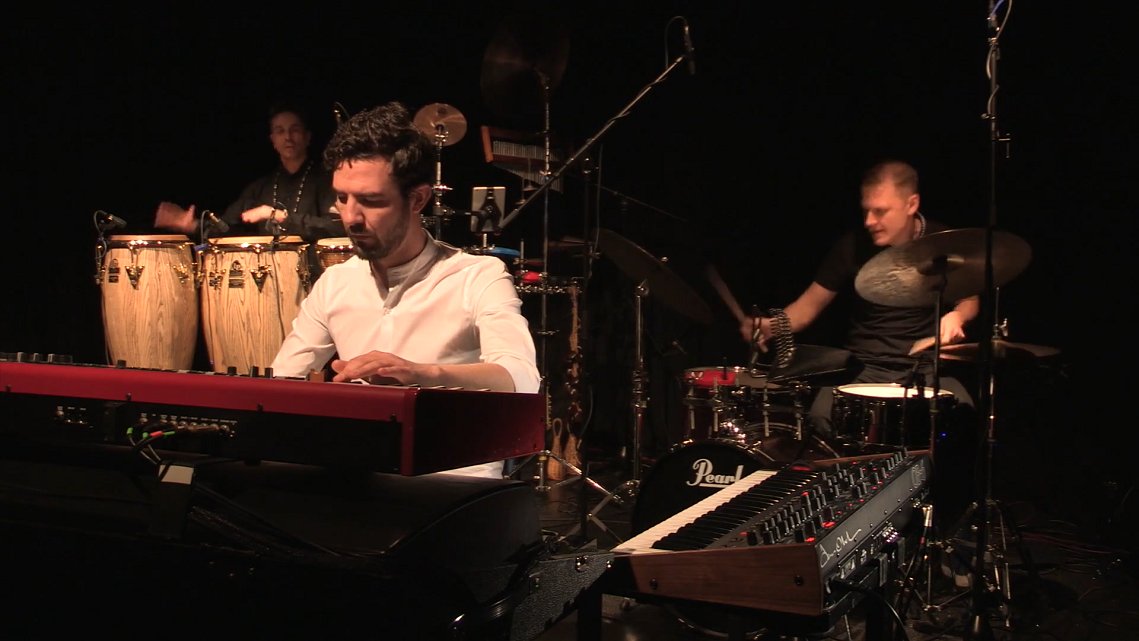 soulandjazz's tweet image. Here's three we made earlier but are now served in @Dolby Digital 5.1: @Reso88 @LWBMusic @spicefusionband ▶️ bit.ly/2RoIUMs #SoulandJazzLIVE #ArtistryNotCelebrity 查出