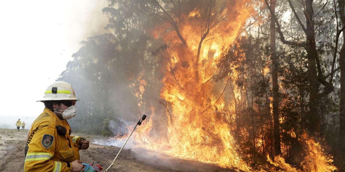 decodeurs's tweet photo. Vidéo. Pourquoi les incendies en Australie sont-ils si vastes et violents cette année ? https://t.co/BbwslljRnO https://t.co/Rh7y2IVZbC