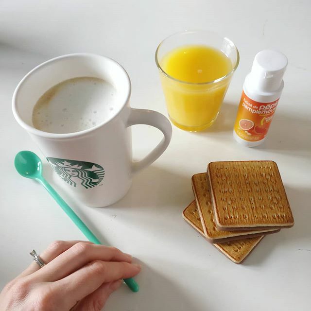 Bonjour ! C'est l'heure du petit déjeuner ! 
Depuis 2 jours, je prends de l'extrait de pépins de pamplemousse car je commençais à avoir mal à la gorge, et je tousse déjà moins. Vous connaissez ? C'est un antibiotique naturel qui renforce les défenses nat… ift.tt/3a4faNN
