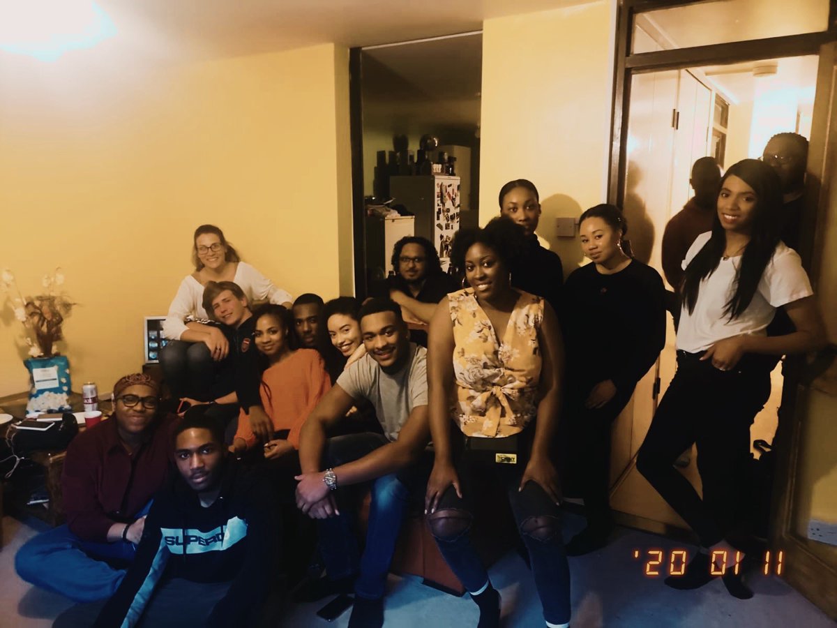 TiannaBanton's tweet photo. too much fun at the cast and crew screening last night.
@TCIGTYFilm
#castandcrewscreening #tcigtyfilm https://t.co/XhLhMzMoIH