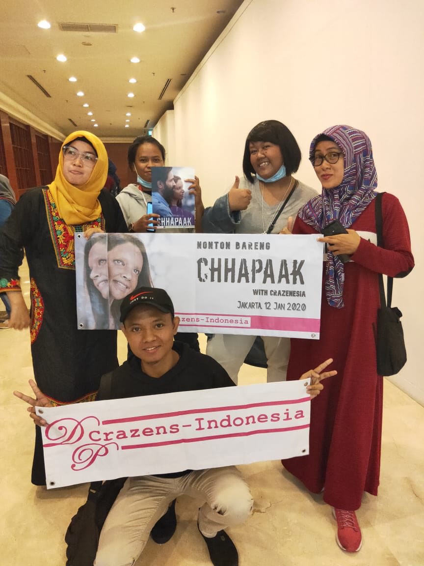 DPFCrazenesia's tweet photo. Crazens Indonesia watching #Chhapaak all together today ❤️
We love you so much @deepikapadukone 😘 https://t.co/lrJkxBHEuJ