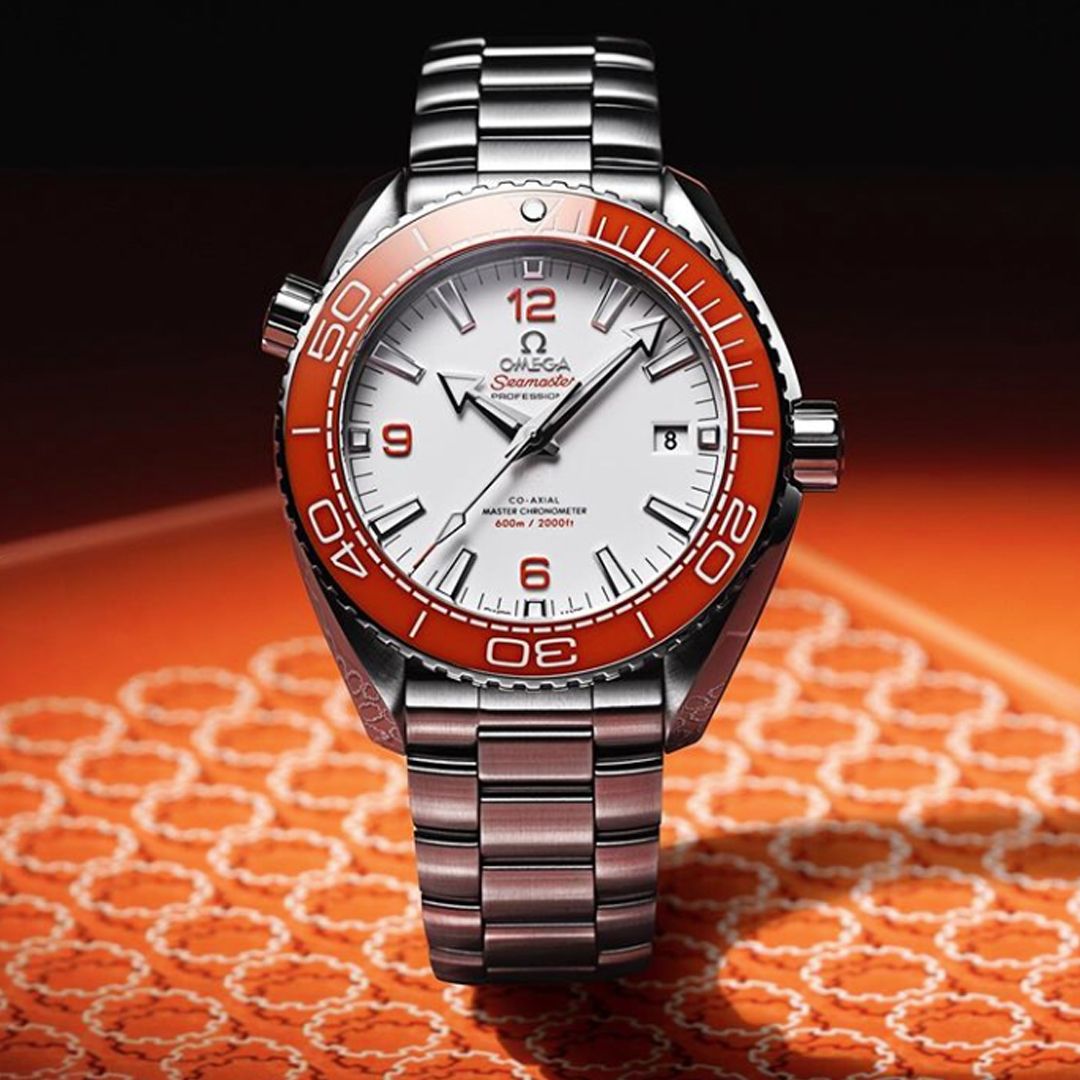 BeardsJewellers's tweet photo. New in-store: the @omegawatches #Seamaster #PlanetOcean with a #ceramicbezel in original #orange and a bright white ceramic dial.
https://t.co/ADRSVvzmaz

#omega #omegaseamaster #orangeomega #omegaplanetocean #seamasterplanetocean #orangewatch #watchoftheday #seamaster https://t.co/2oNsPBh93w