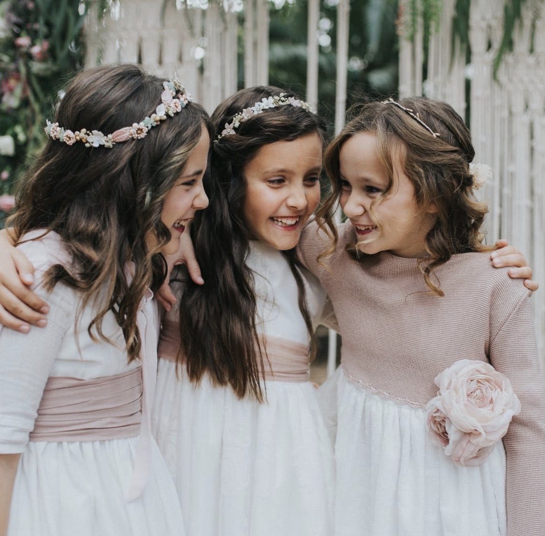TocadosAirun's tweet photo. Domingos de presentación ... #Nuevacoleccion #Airuncomunion2020 .
TOCADOS Y PRENDIDO DEL VESTIDO @TocadosAirun
COORDINACIÓN # #wedding_in_progress
#comunion #comuniones2020 #comunion2020 #primeracomunion #airun #airuntocados #tocadosairun #niñasprimeracomunion https://t.co/dOJDt6aR3j