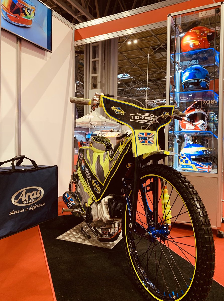 Thorpy74's tweet photo. The last day @Autosport_Show with D-zign custom helmets, great to see @GBSpeedwayTeam here! #dzign #speedway https://t.co/RiQfRm9CuU